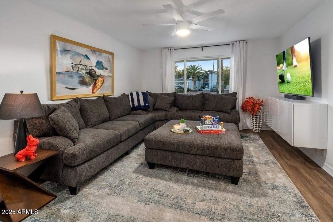 4526 East Paradise Lane - Photo 5 of 48