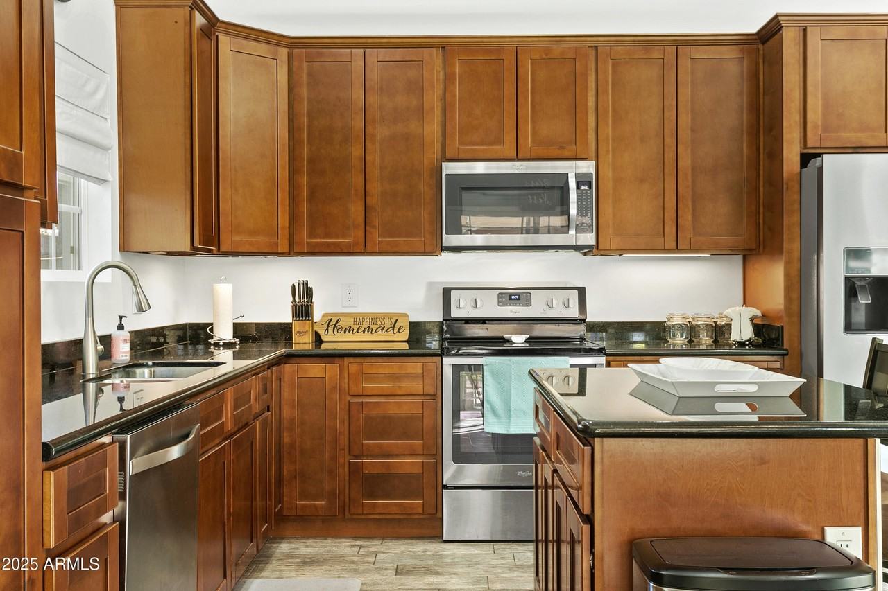 2707 East Louise Drive - Photo 6 of 25