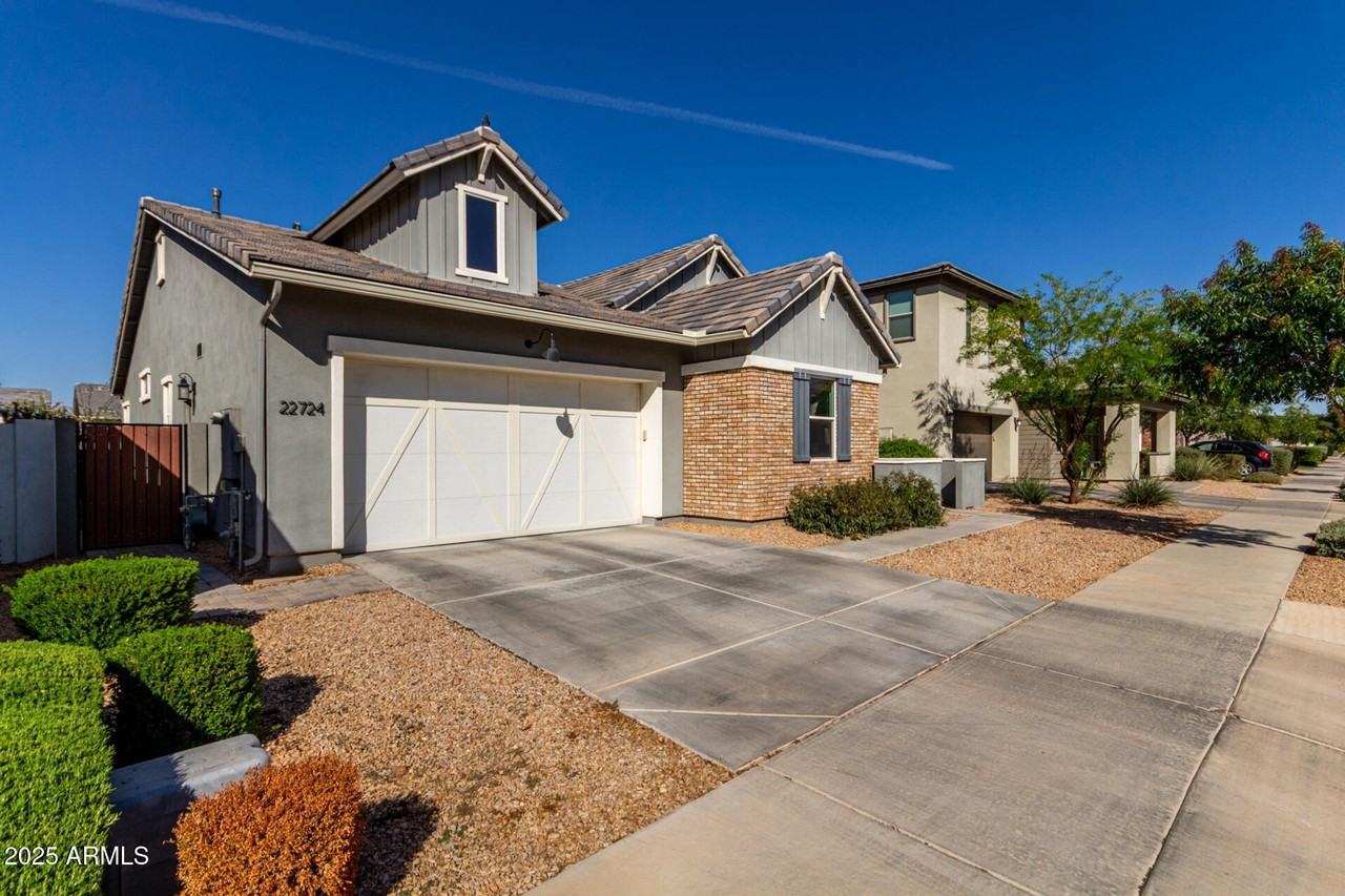 22724 E Poco Calle - Photo 5 of 50