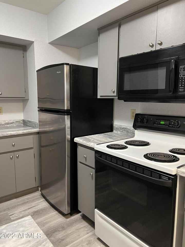 4444 E Paradise Village Pkwy N Unit 214 #214 - Photo 3 of 28