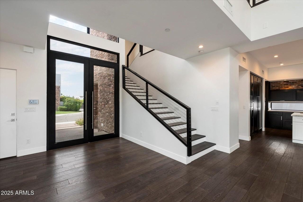 4525 North 36th Way - Photo 5 of 40