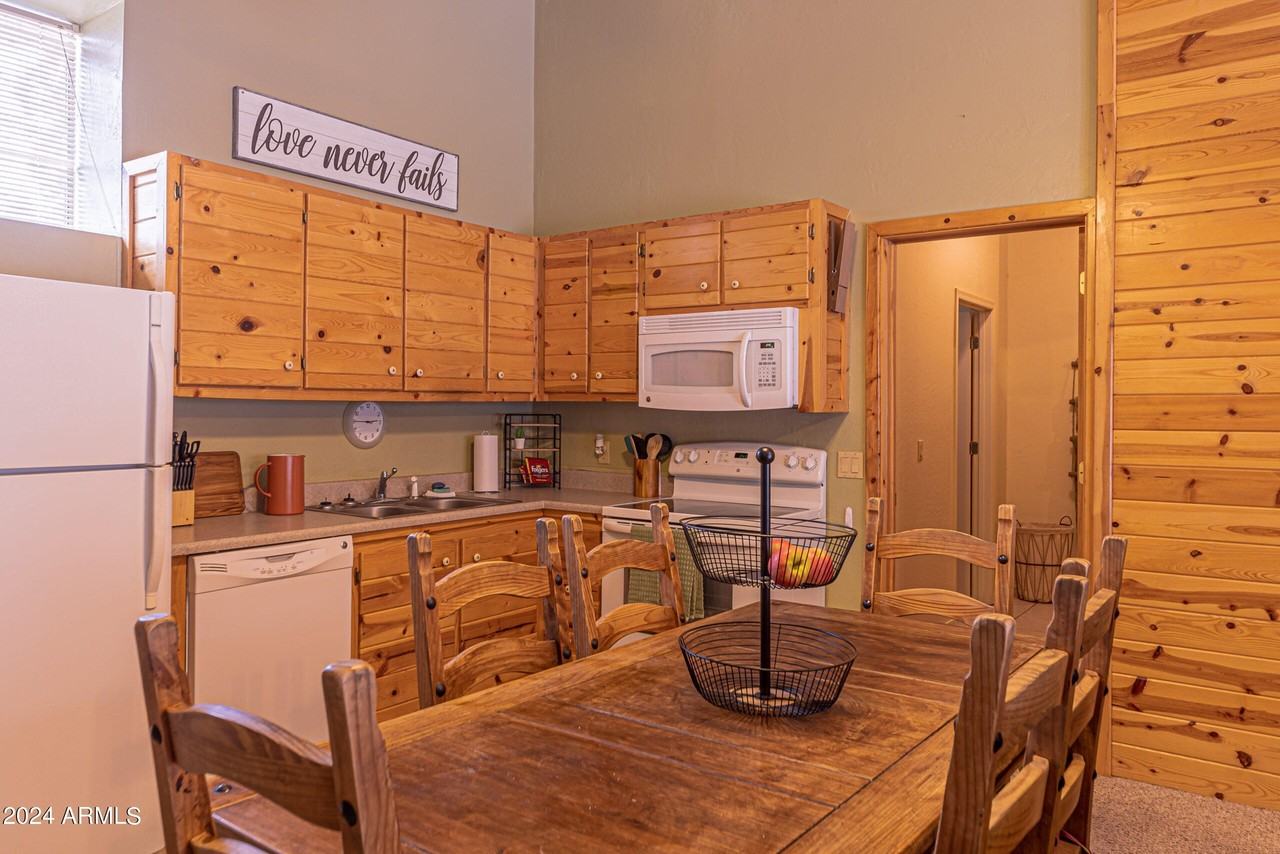 1042 S Hunter Creek Dr #1 - Photo 7 of 19