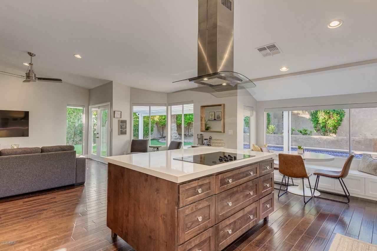 6218 E Waltann Ln - Photo 5 of 19