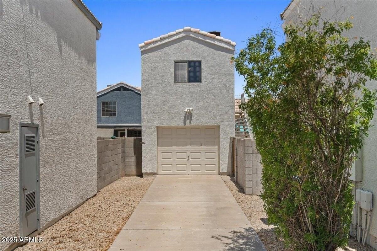 2730 East Cambridge Avenue - Photo 3 of 35