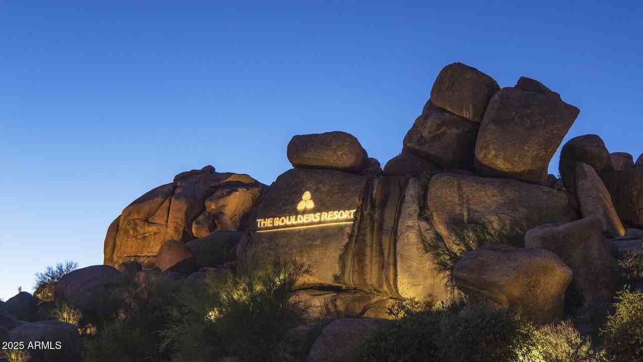 9165 E Sunflower Ct - Photo 2 of 30