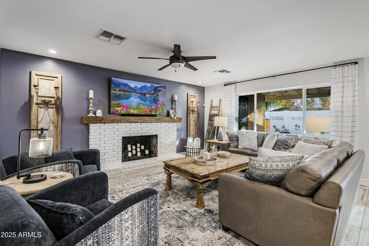 8501 Jackrabbit Road - Photo 7 of 50