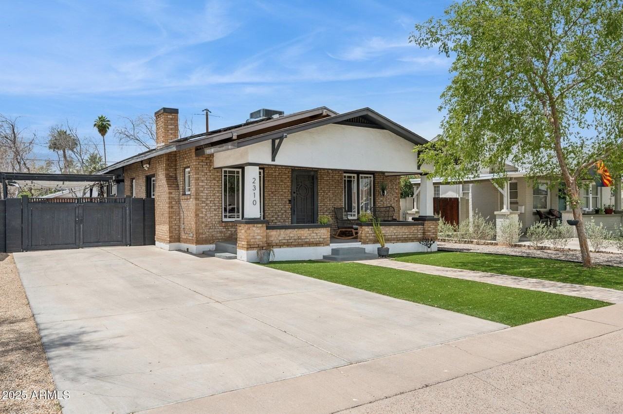 2310 N 11th St - Photo 2 of 32