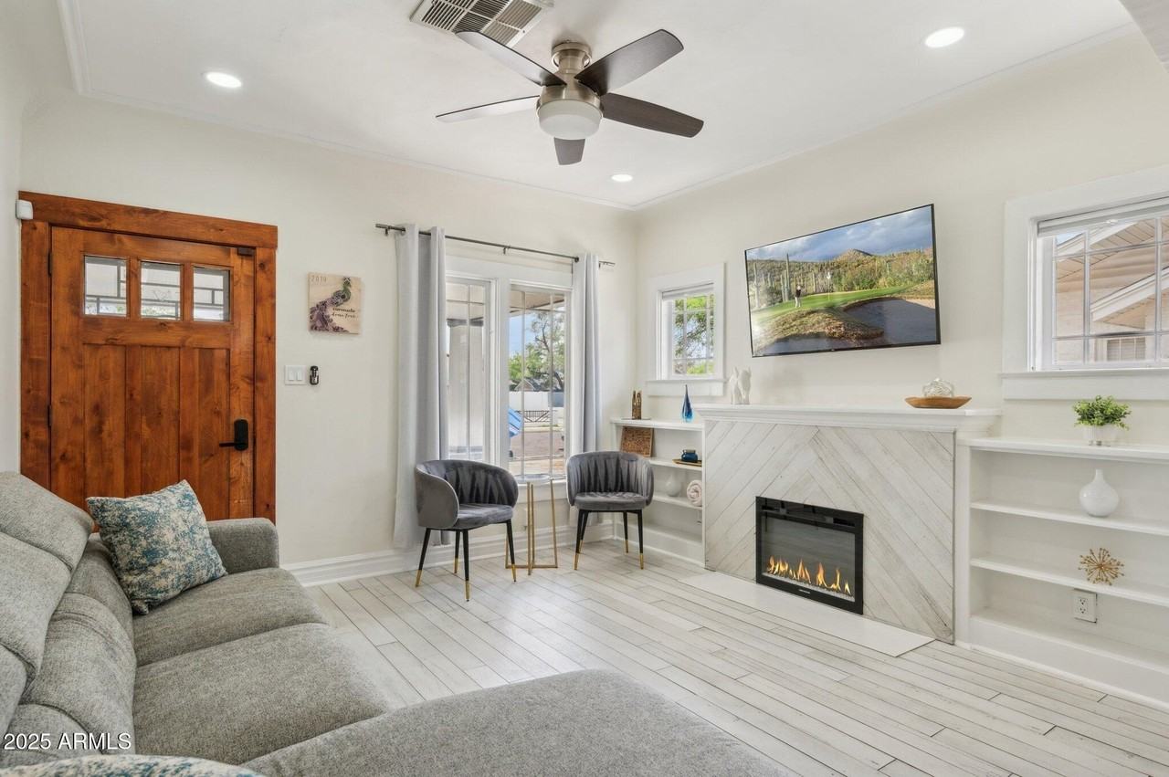 2310 N 11th St - Photo 6 of 32