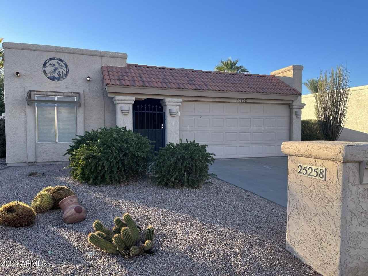 25258 Pinewood Drive - Photo 2 of 18