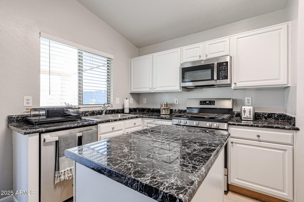 20007 N 20th Way - Photo 6 of 30