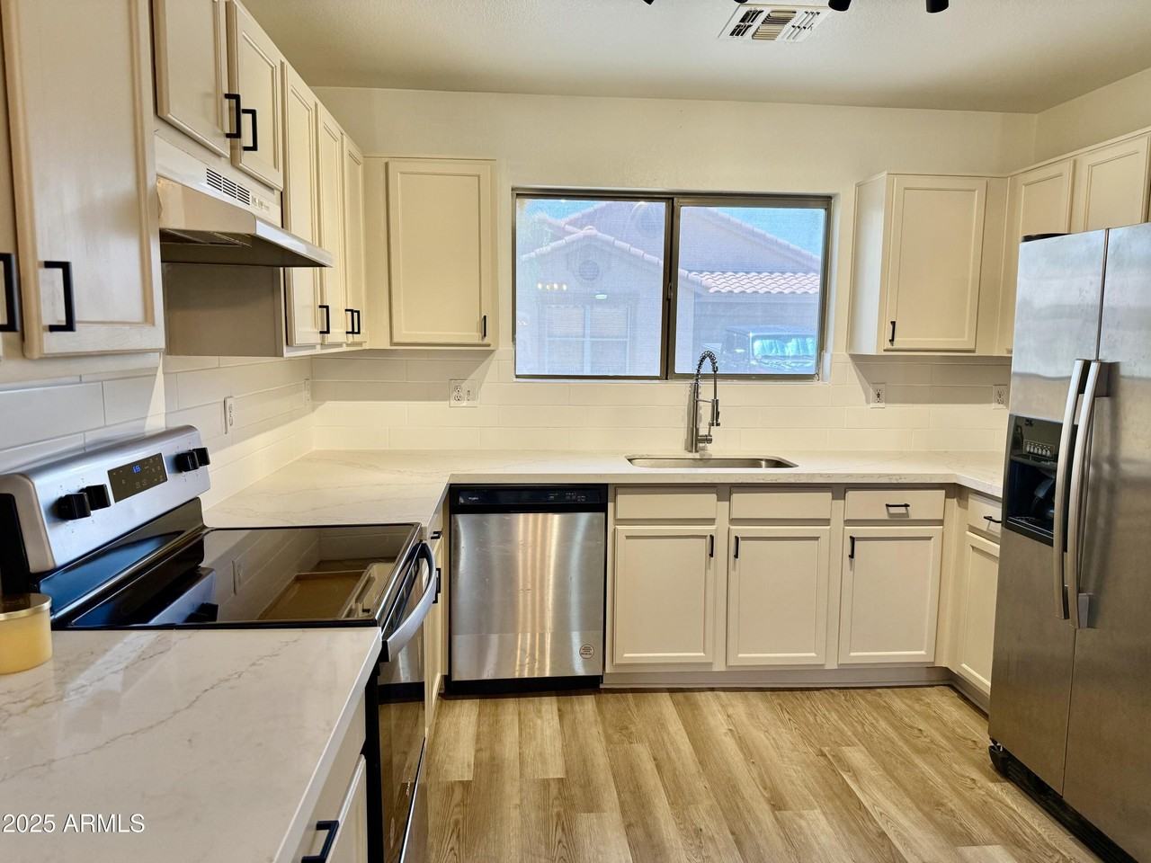 2358 Peachtree Drive - Photo 4 of 30