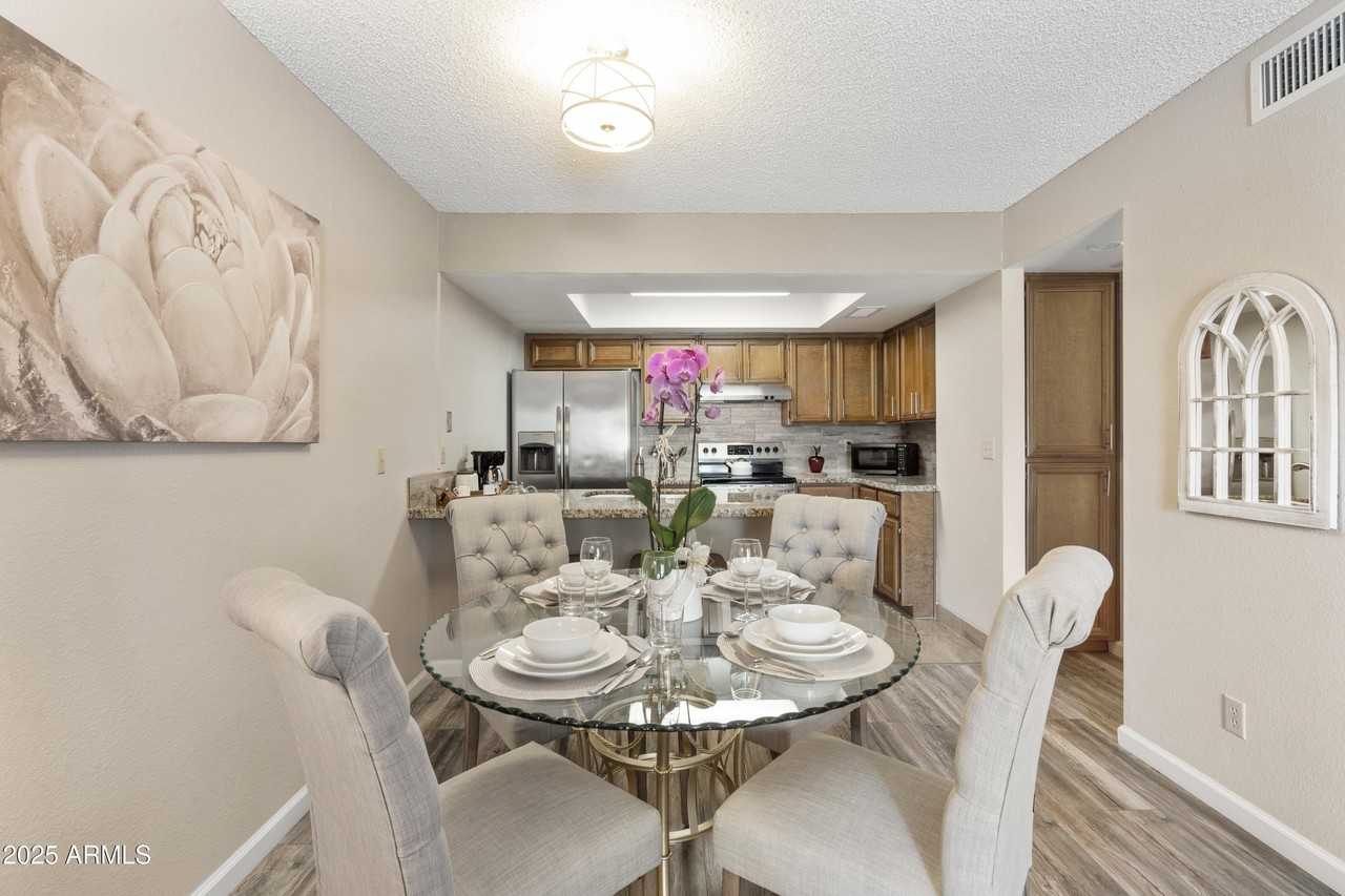 719 East Lola Drive - Photo 6 of 19