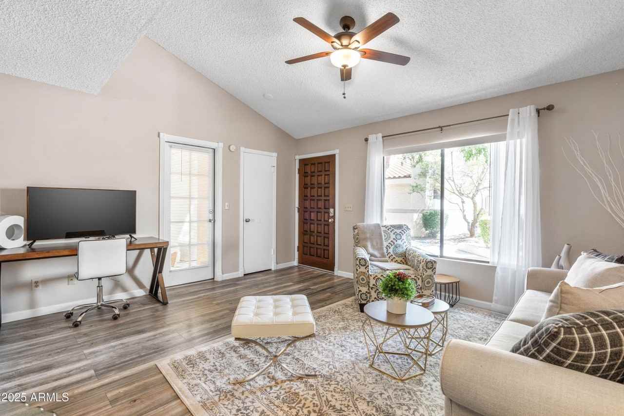 719 East Lola Drive - Photo 7 of 19