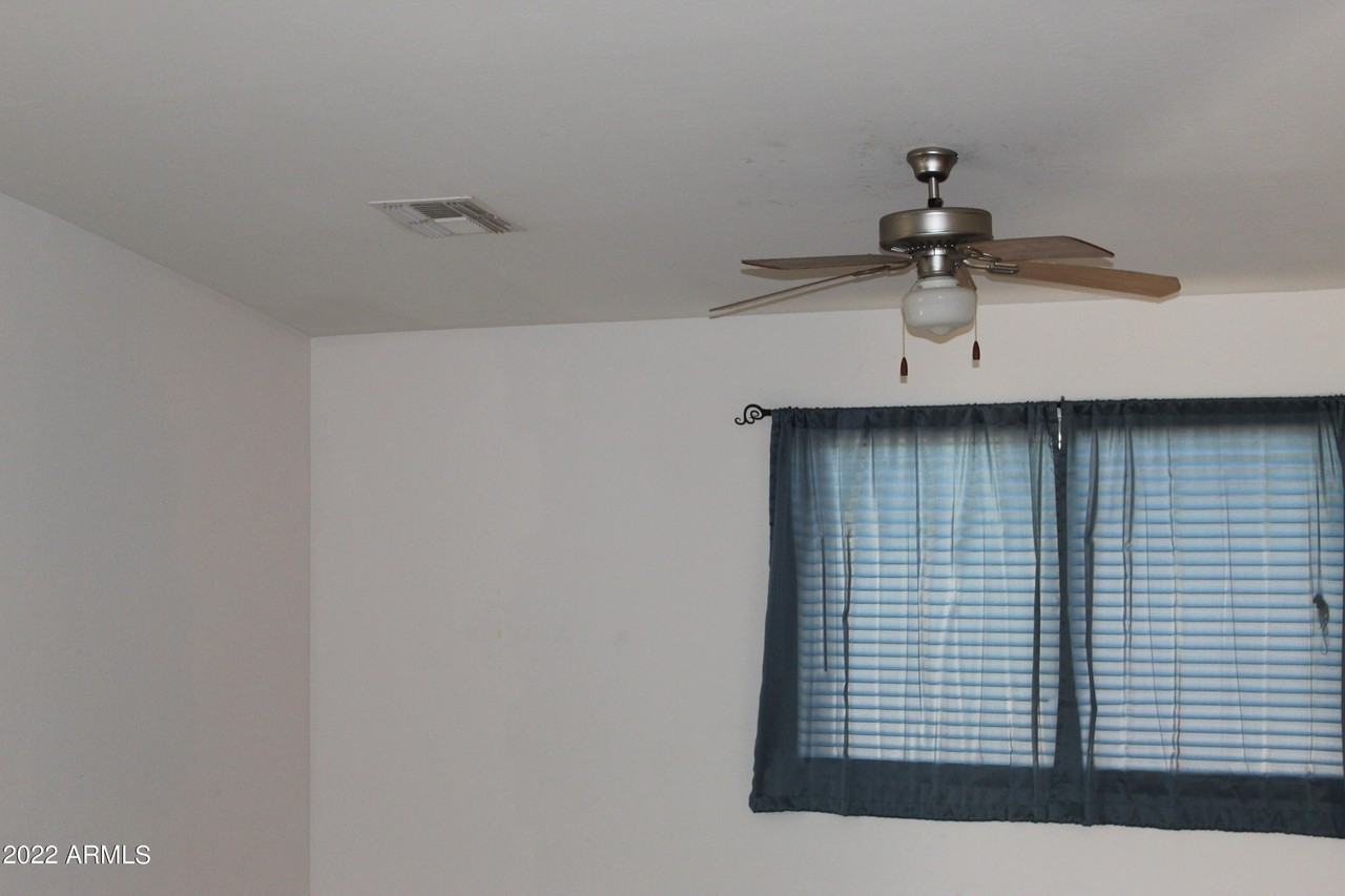 14249 North 152nd Avenue - Photo 5 of 6