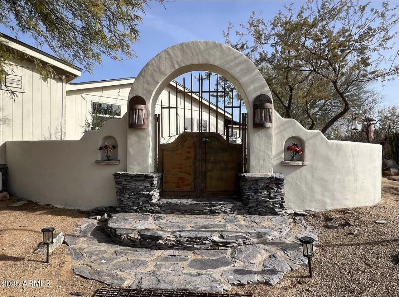 5824 East Montgomery Road - Photo 2 of 50