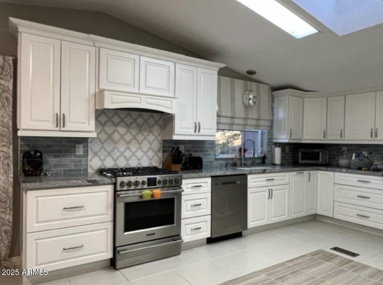 5824 East Montgomery Road - Photo 4 of 50