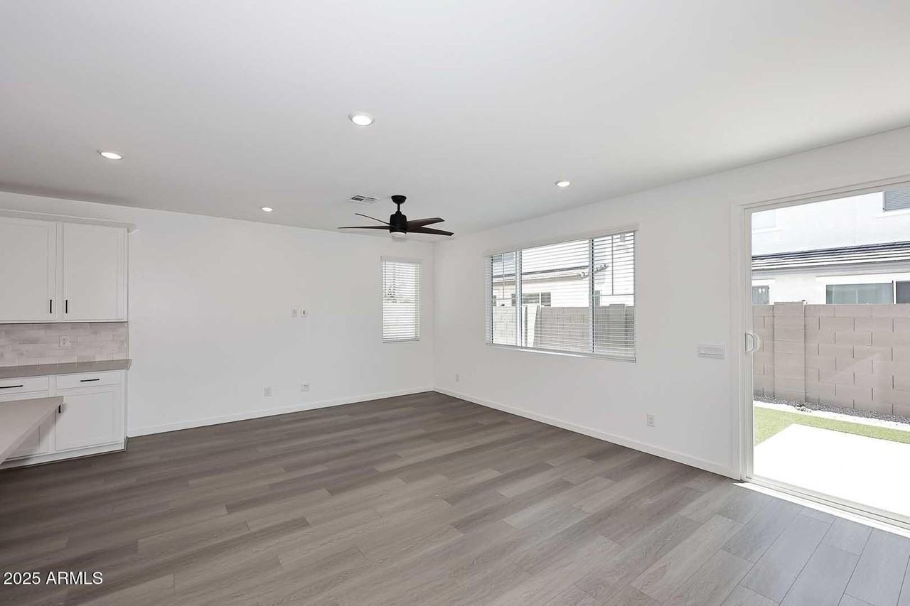 2442 West Rowel Road - Photo 5 of 50