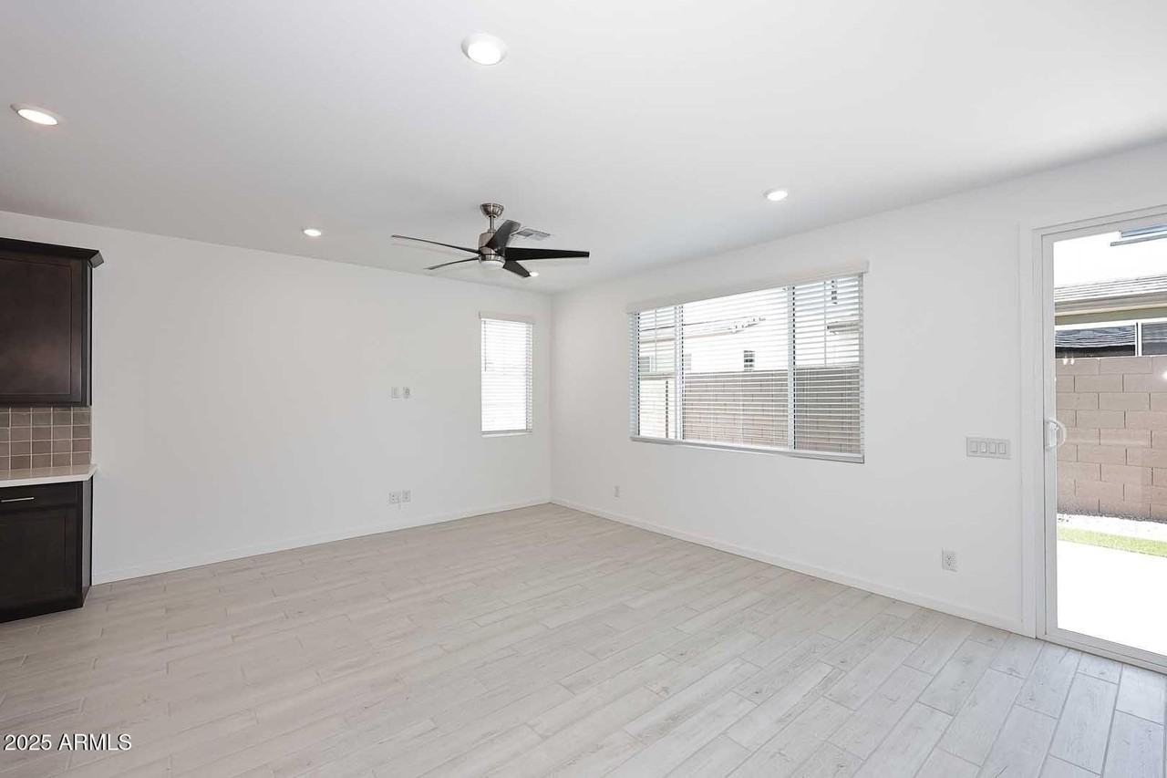 2460 W Rowel Rd - Photo 5 of 50