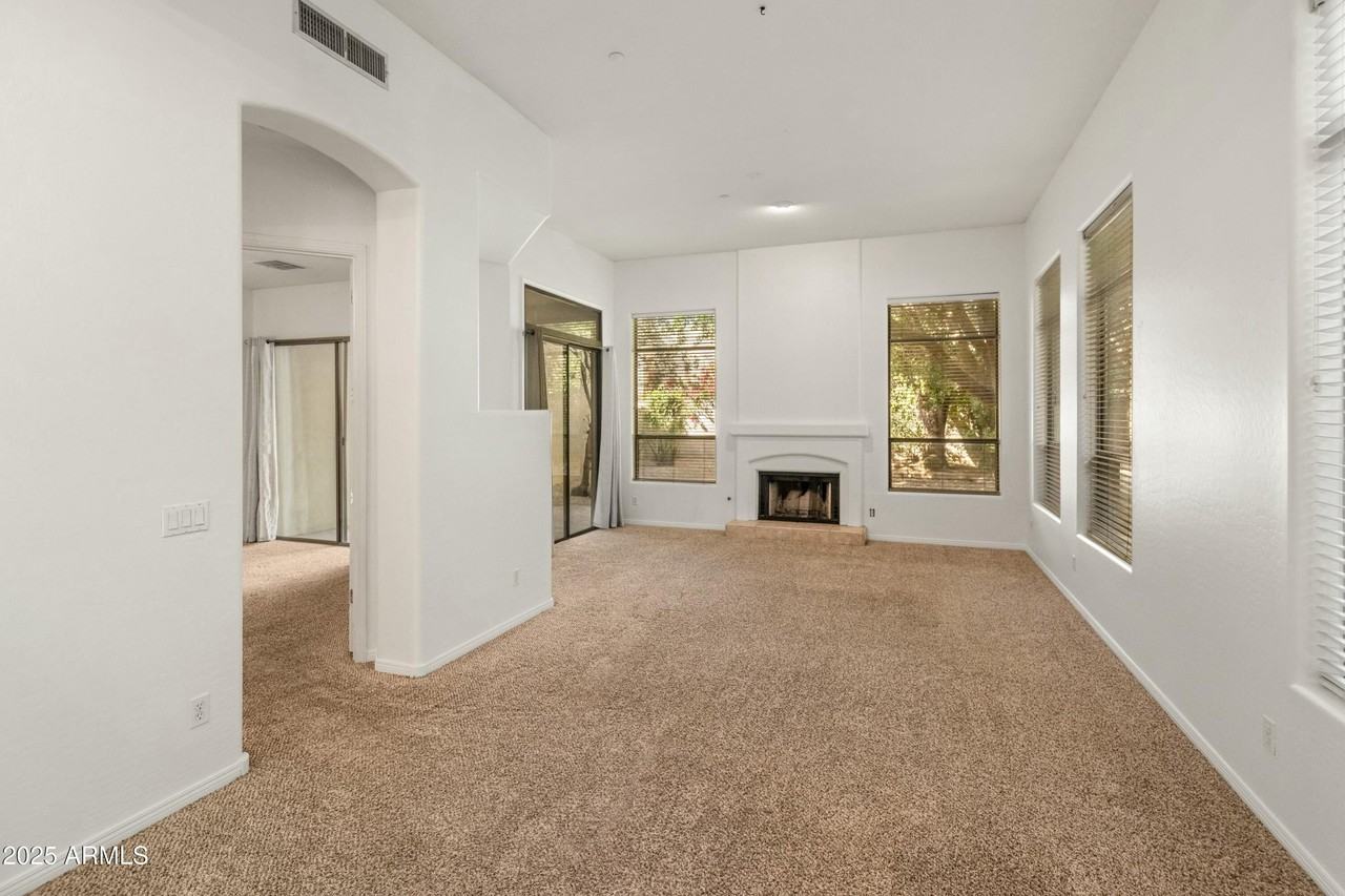 7310 E Woodsage Ln - Photo 3 of 38