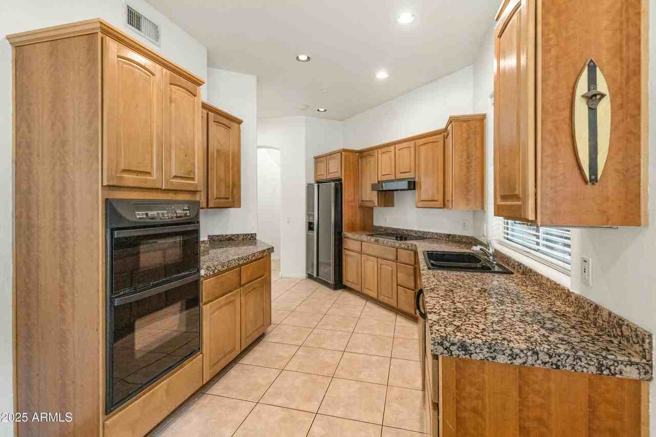 7310 E Woodsage Ln - Photo 7 of 38