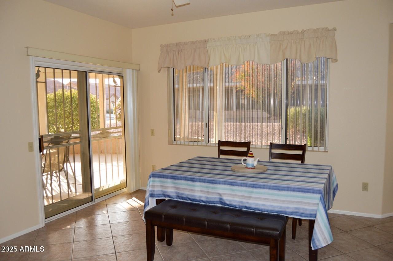 22212 N Cheyenne Dr - Photo 4 of 11