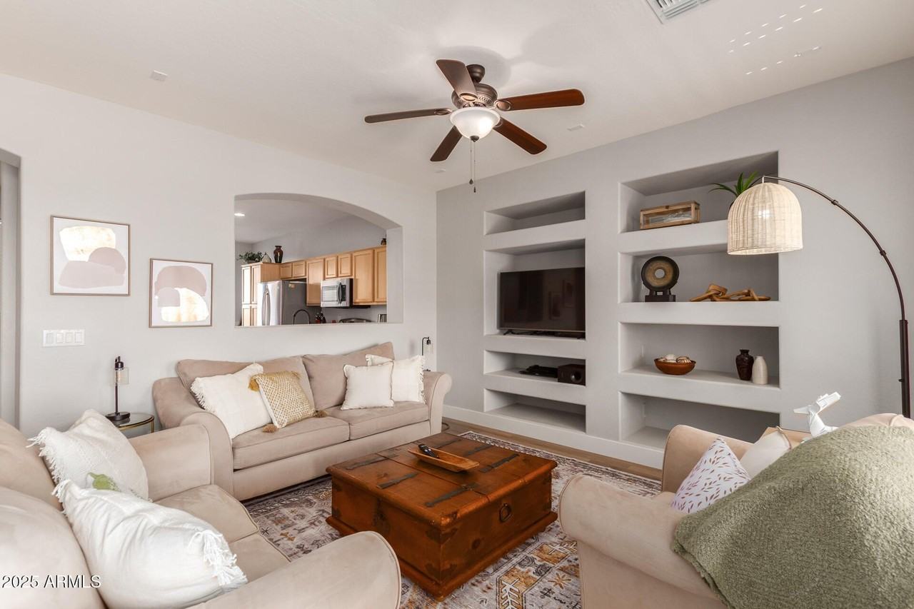 3725 Meadowview Drive - Photo 6 of 27