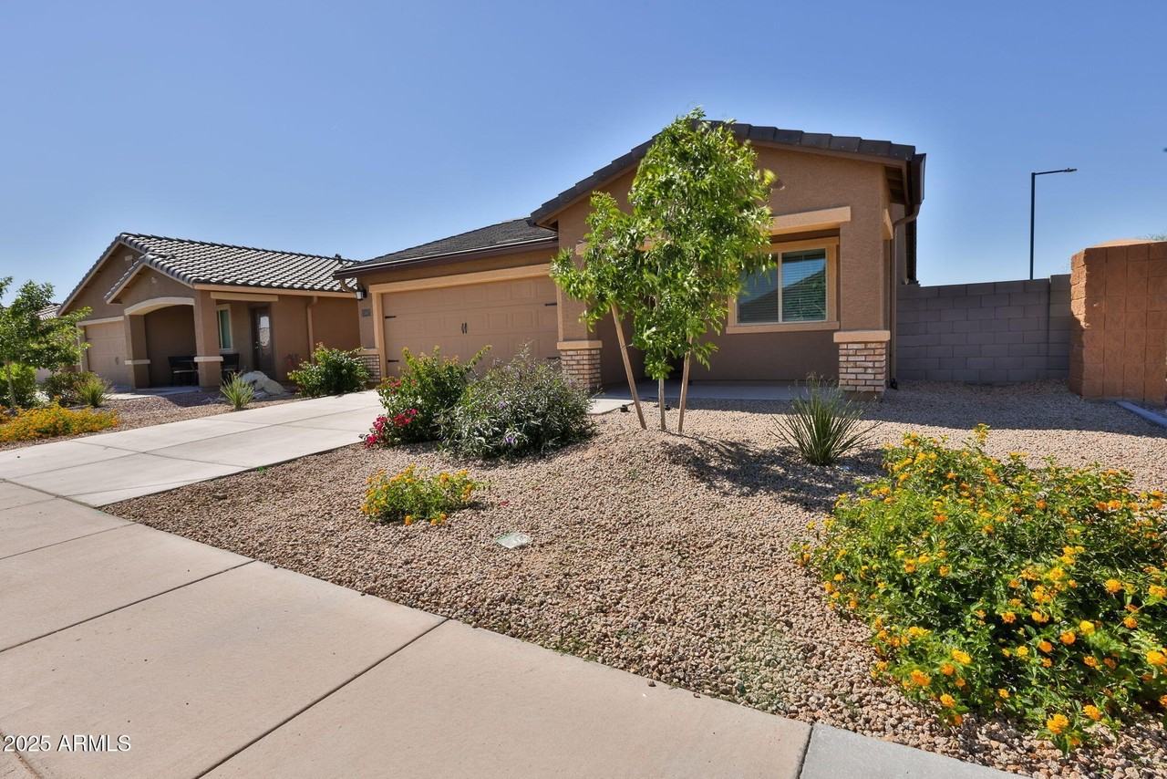 25847 West Winston Drive - Photo 3 of 40