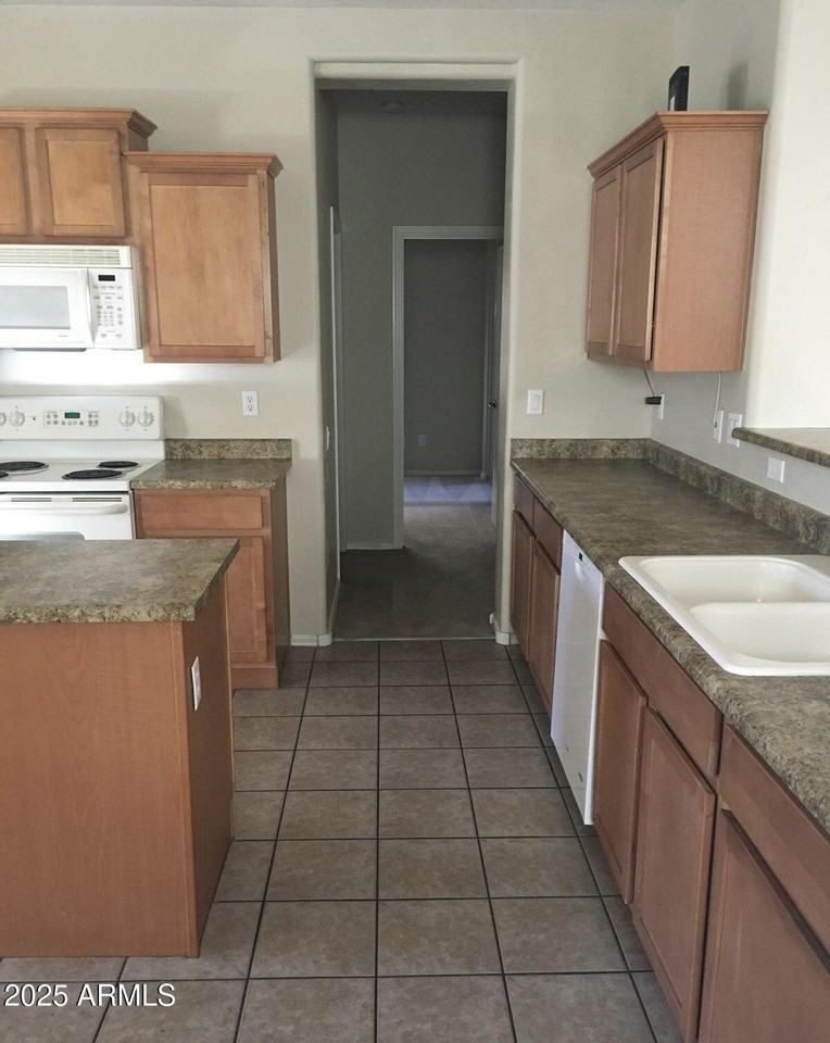 15425 N 172nd Dr - Photo 3 of 18