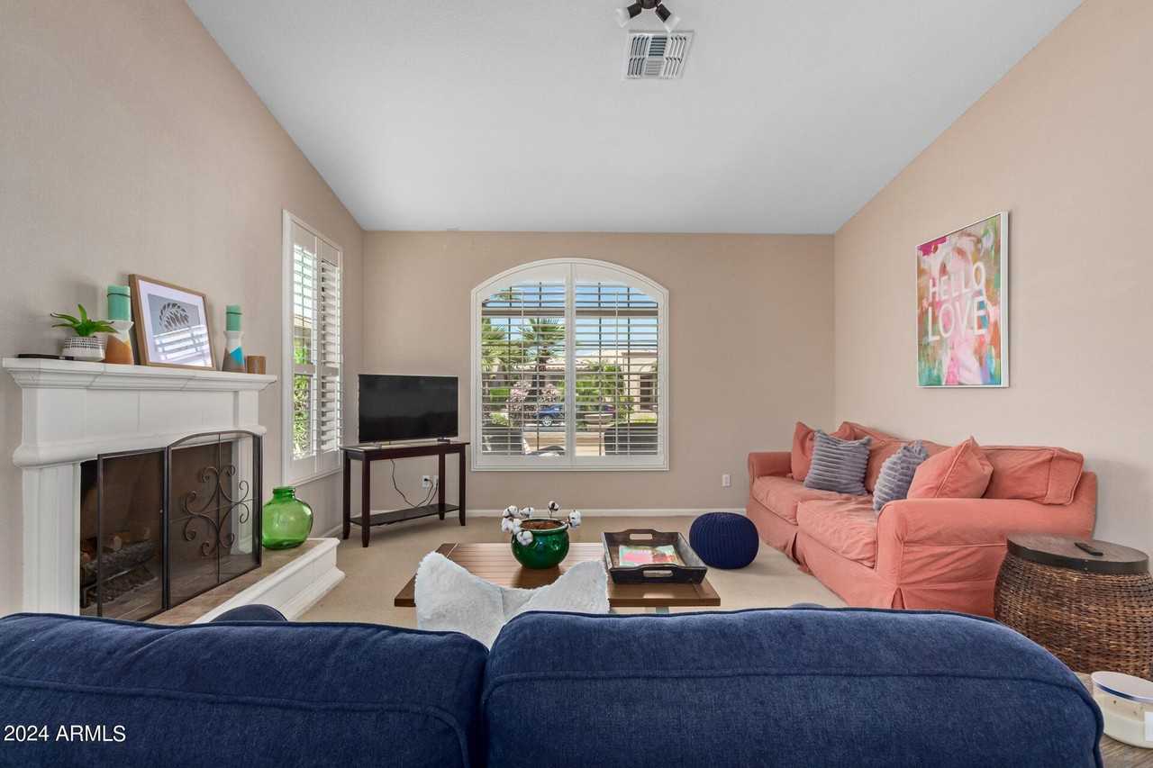 16151 West Fairmount Avenue - Photo 5 of 35