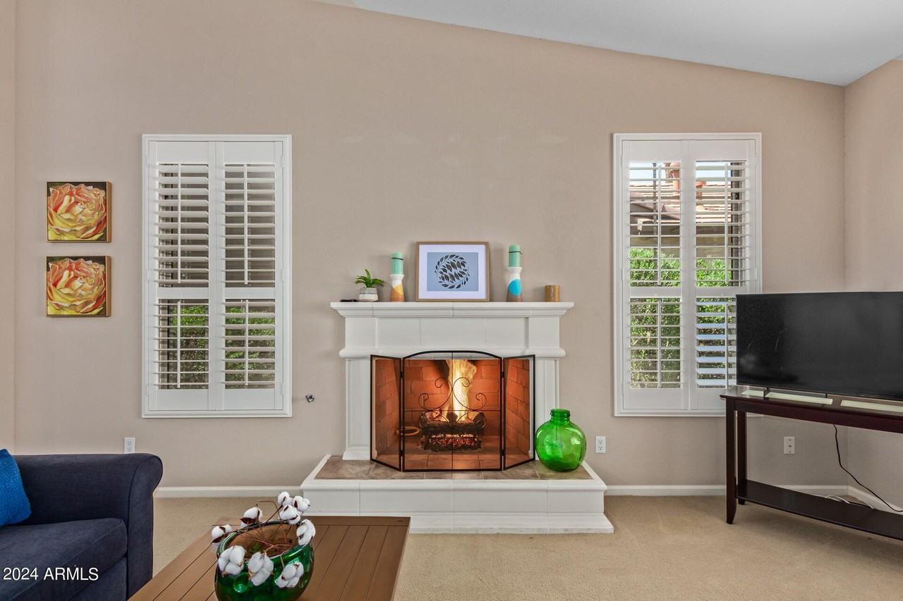 16151 West Fairmount Avenue - Photo 7 of 35