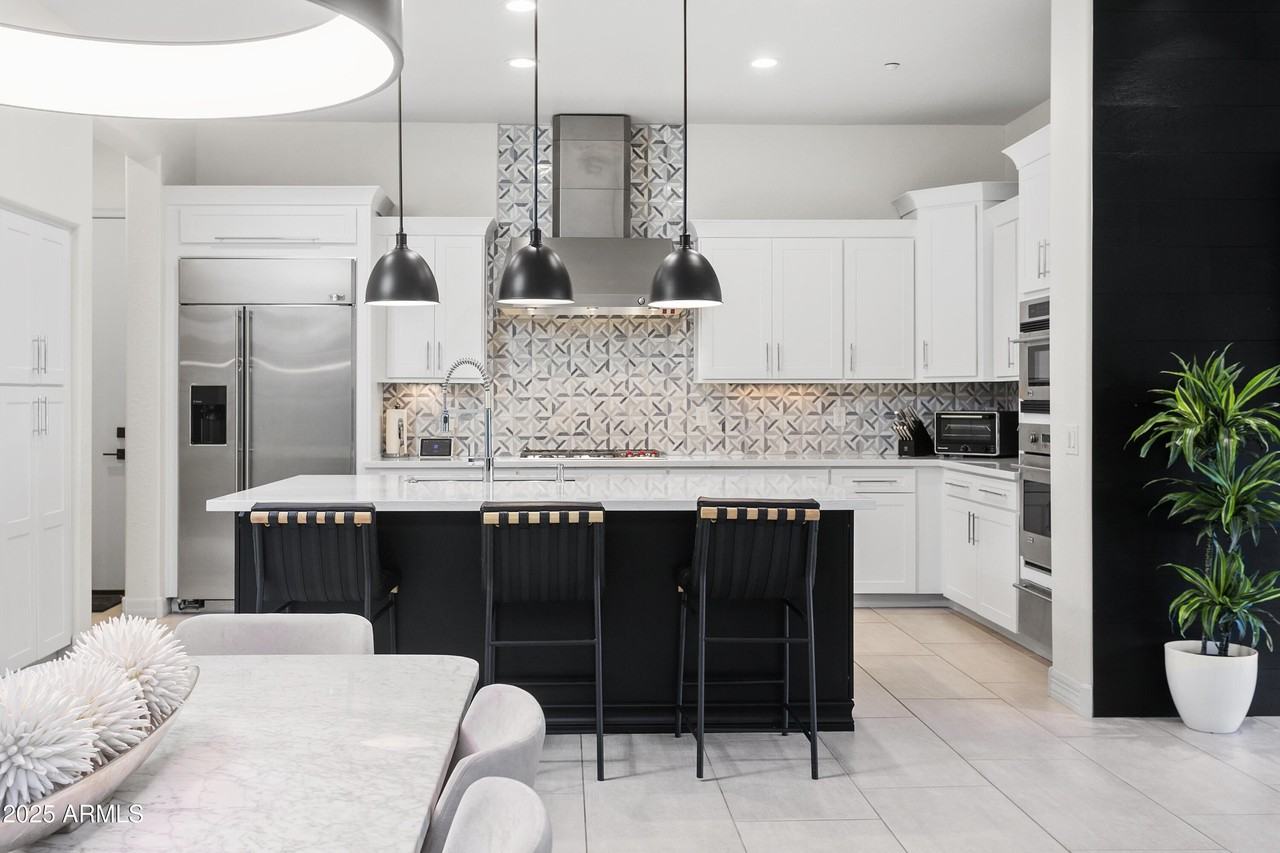 17725 N 93rd St - Photo 7 of 26