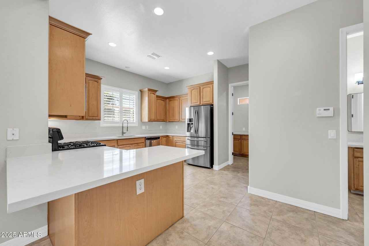 4213 East Edgemont Avenue - Photo 7 of 32