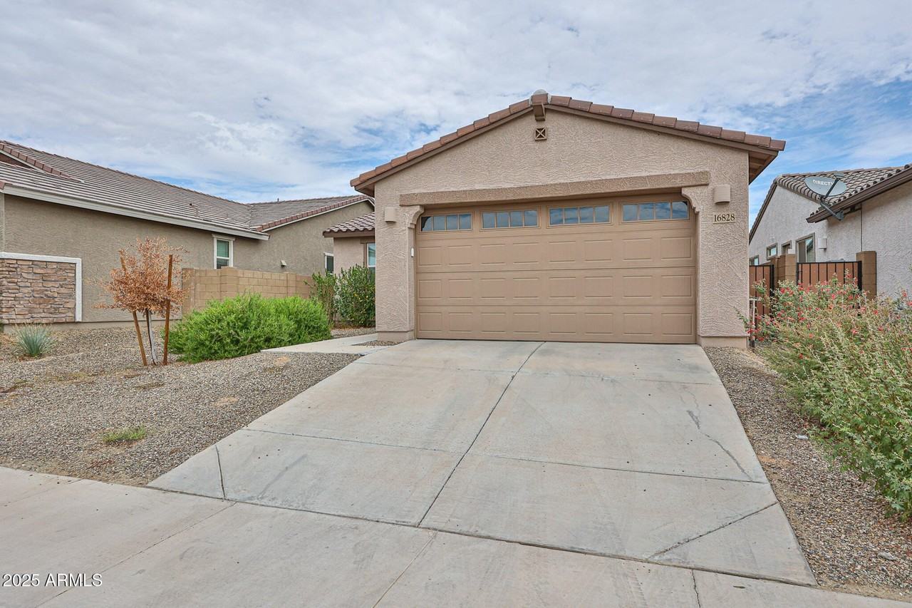 16828 West Evergreen Road - Photo 2 of 32