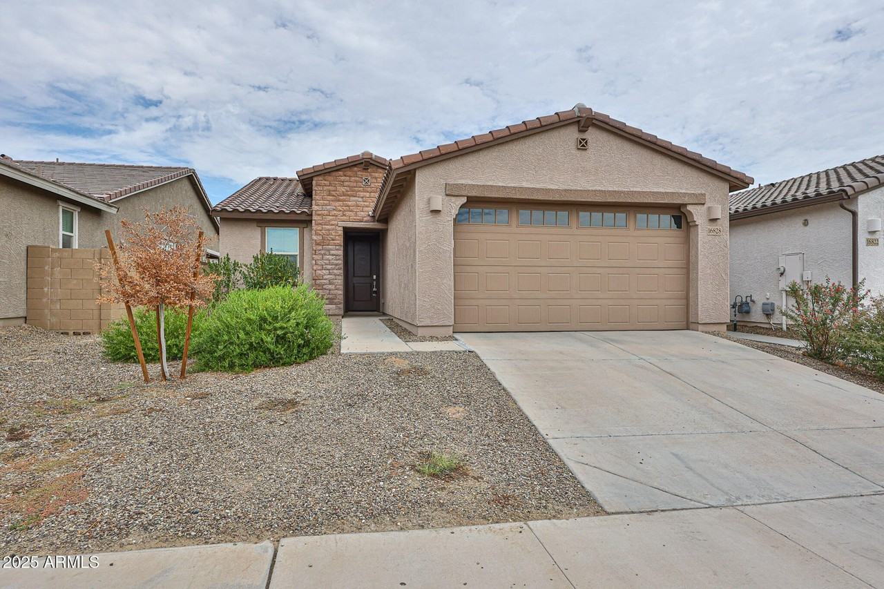 16828 West Evergreen Road - Photo 3 of 32