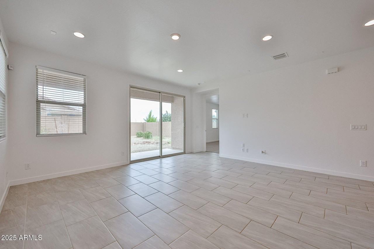 16828 West Evergreen Road - Photo 6 of 32