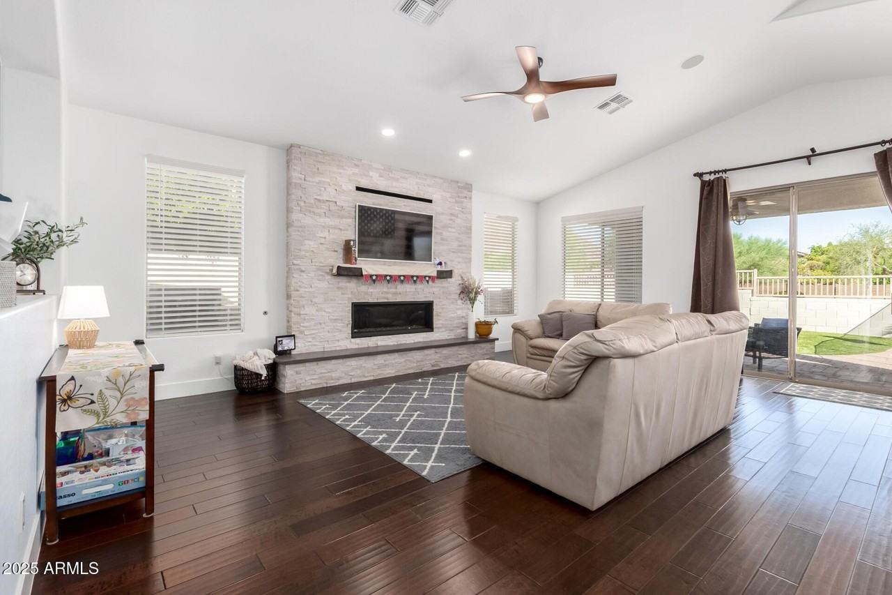 6531 W Tether Trl - Photo 7 of 35