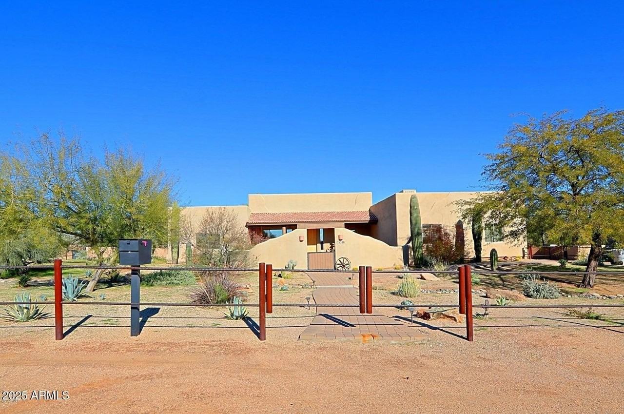 15320 East Skinner Drive - Photo 2 of 21