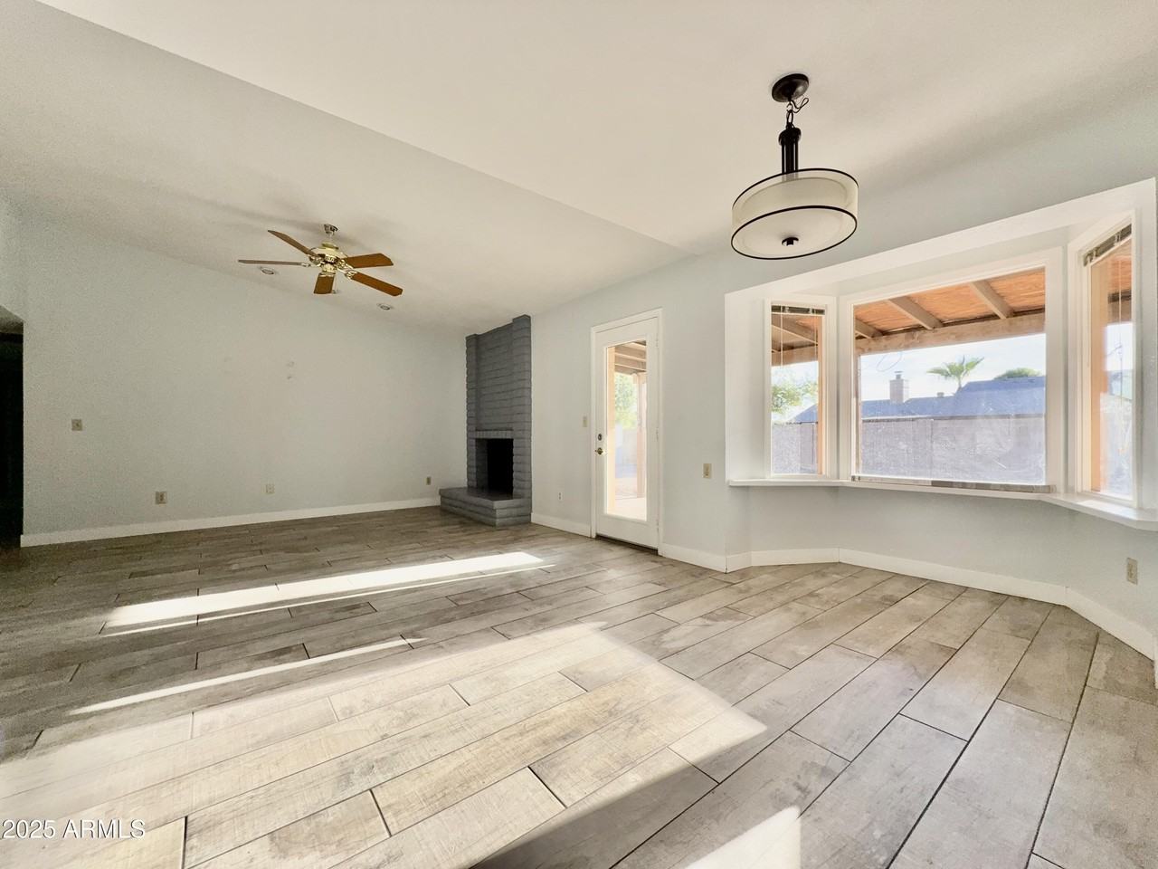 13410 N 47th Pl - Photo 7 of 34