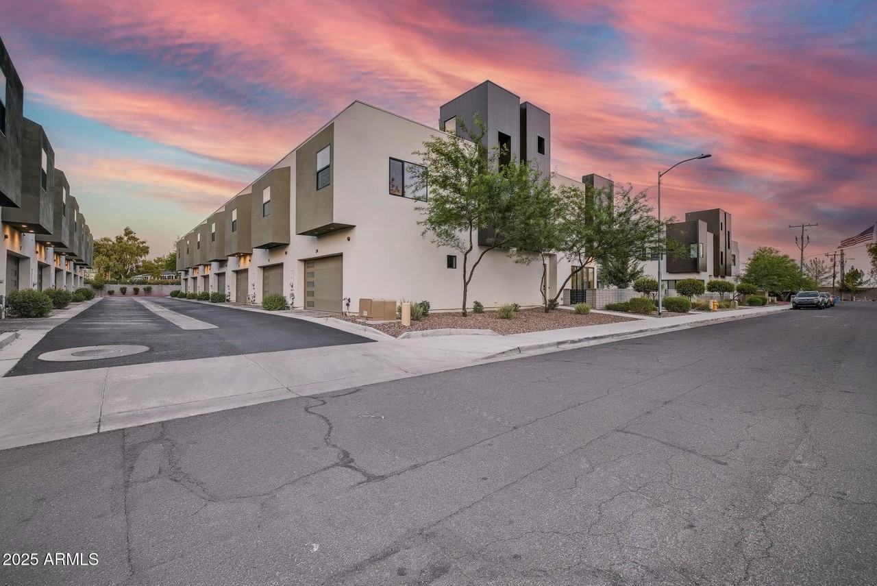 5151 North 13th Place #14 - Photo 3 of 40