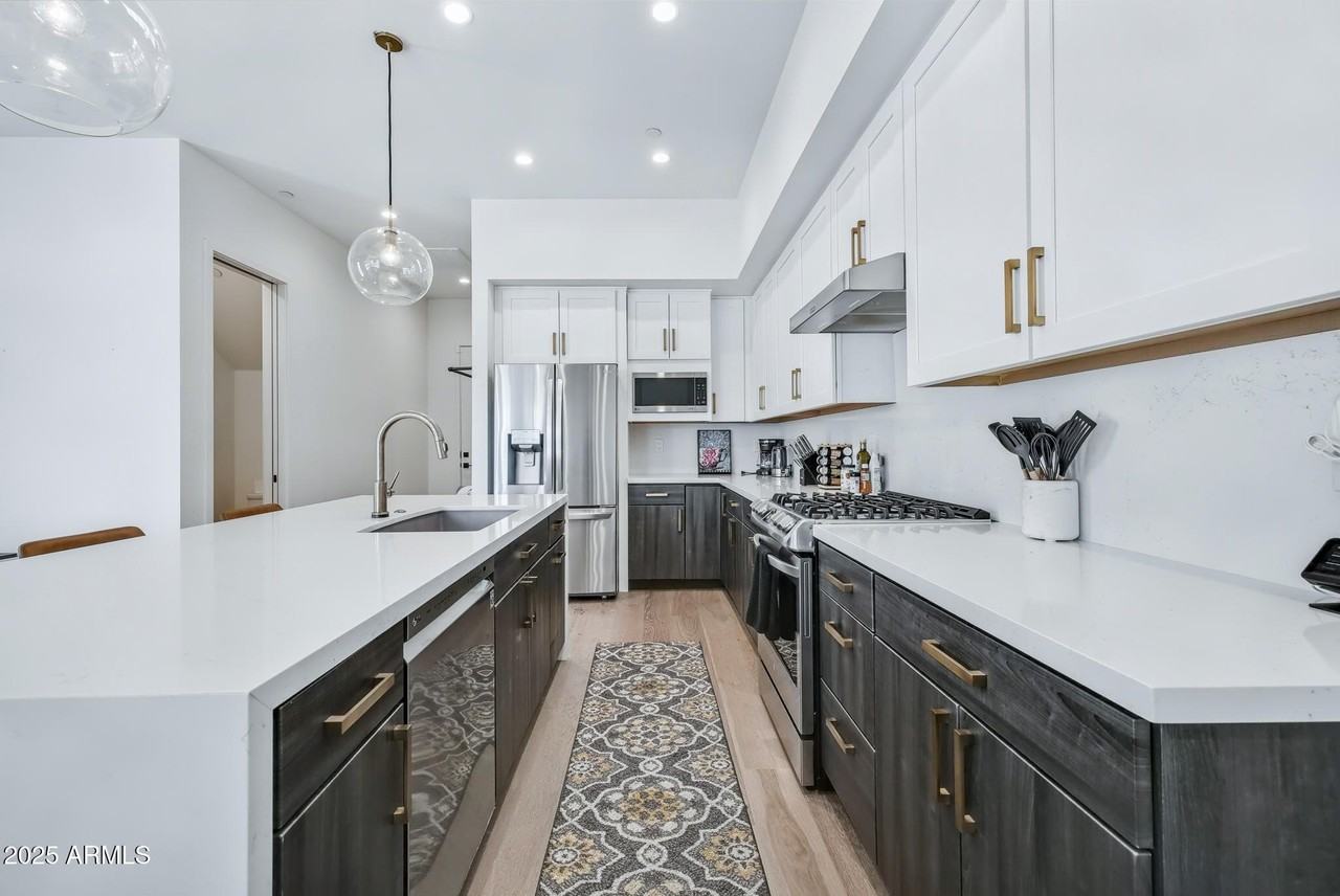 5151 North 13th Place #14 - Photo 6 of 40