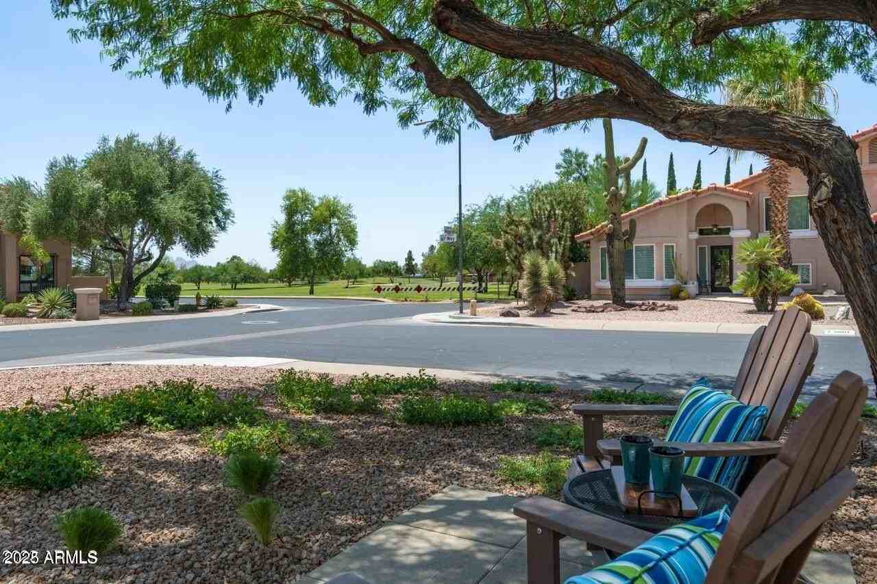 6172 Nisbet Road - Photo 5 of 50