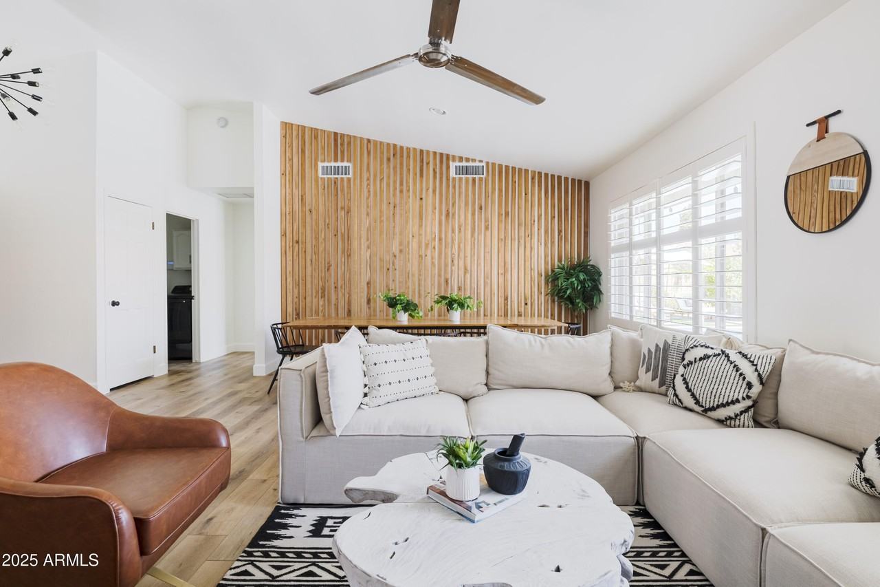 5226 East Kathleen Road - Photo 4 of 47