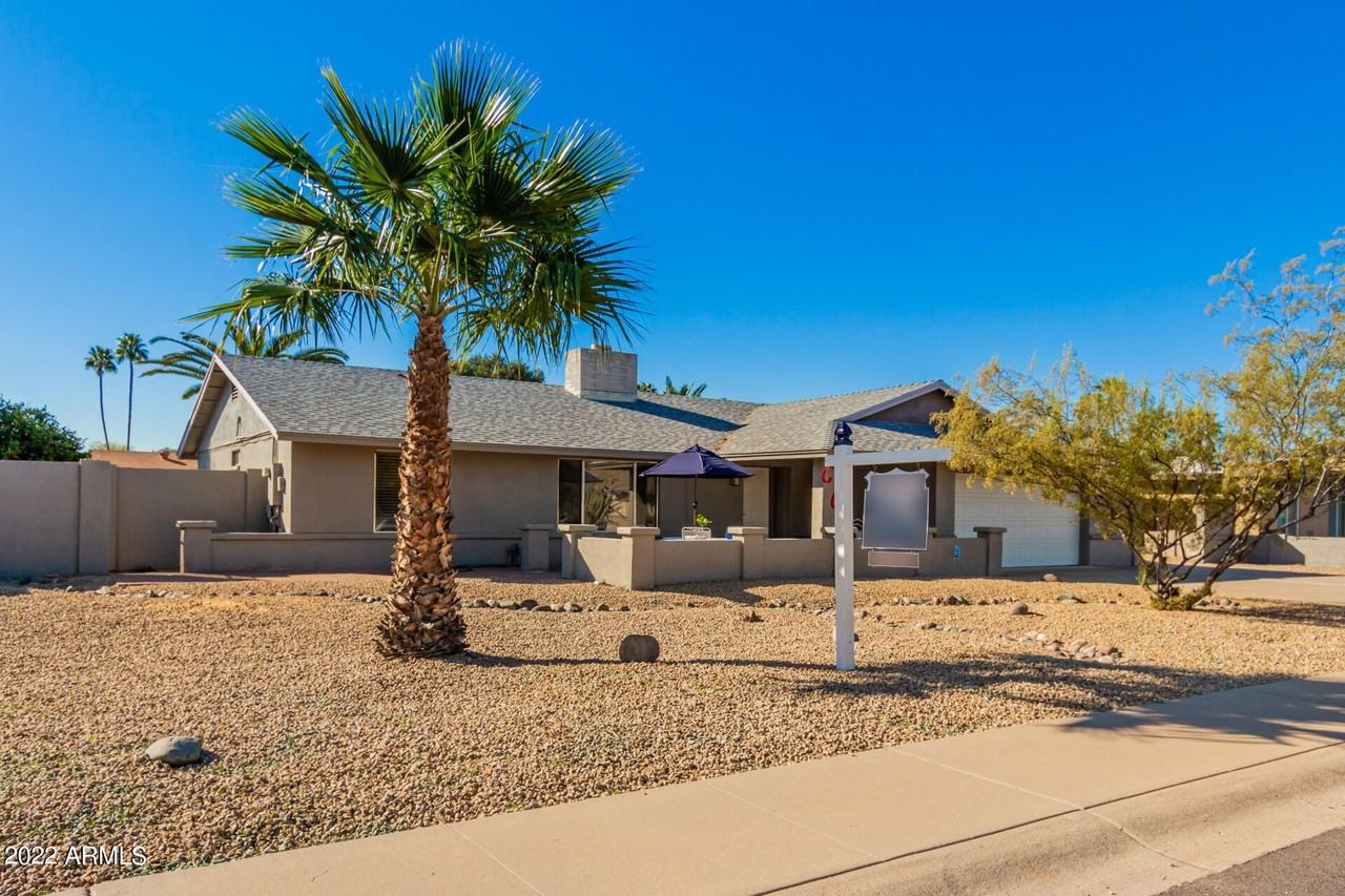 5337 East Gelding Drive - Photo 4 of 40