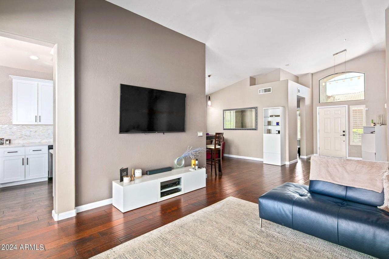 18836 N 90th Pl - Photo 6 of 26