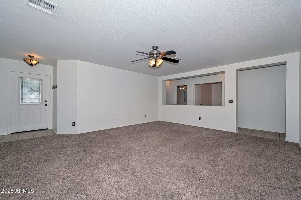 3038 W Roberta Dr - Photo 7 of 40