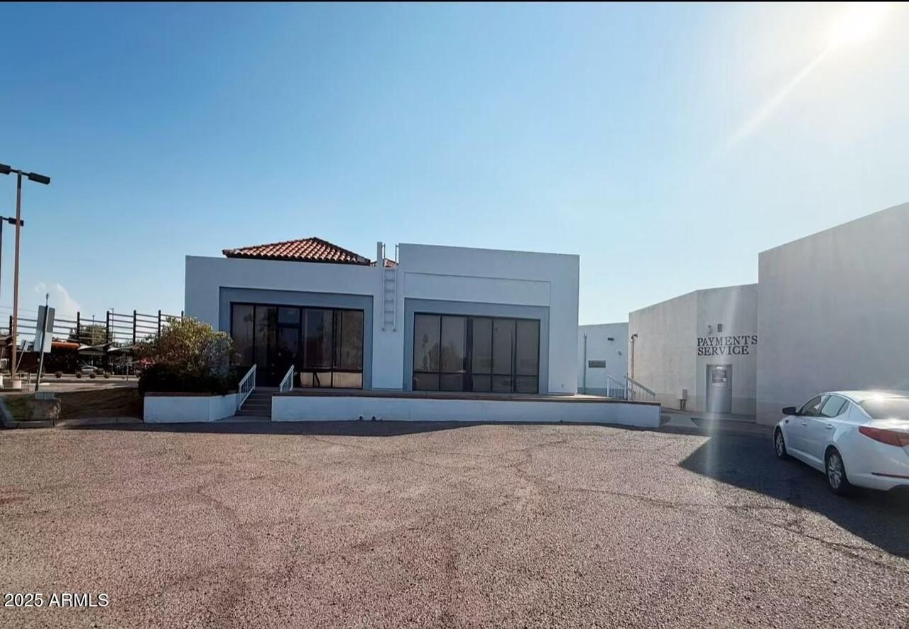 1120 W Main St - Photo 2 of 25