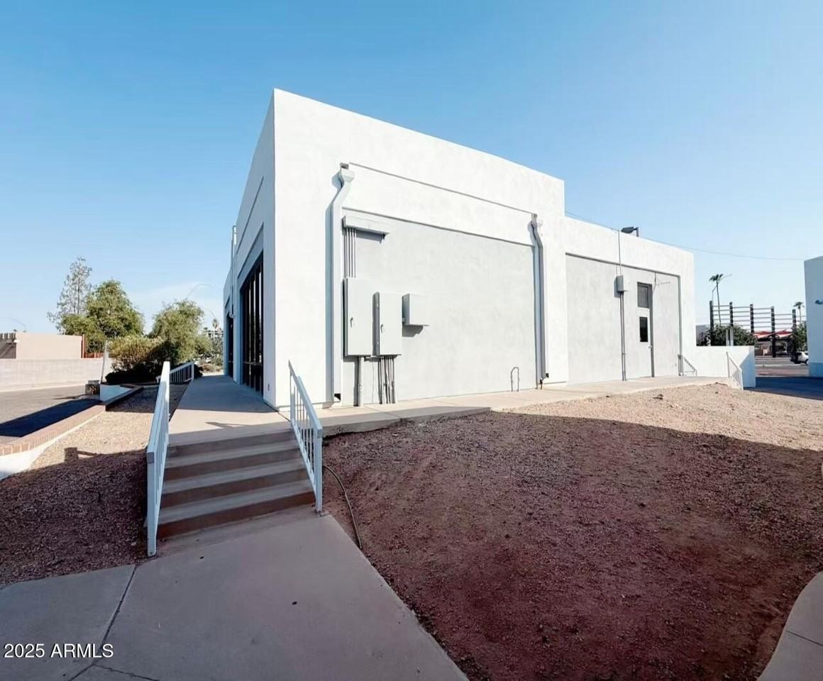 1120 W Main St - Photo 4 of 25