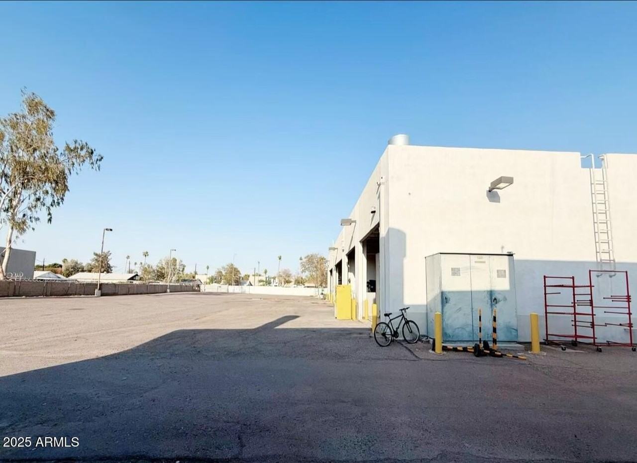 1120 W Main St - Photo 6 of 25