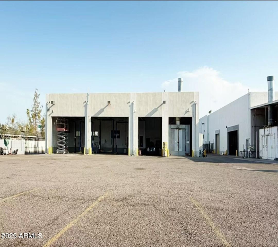 1120 W Main St - Photo 7 of 25