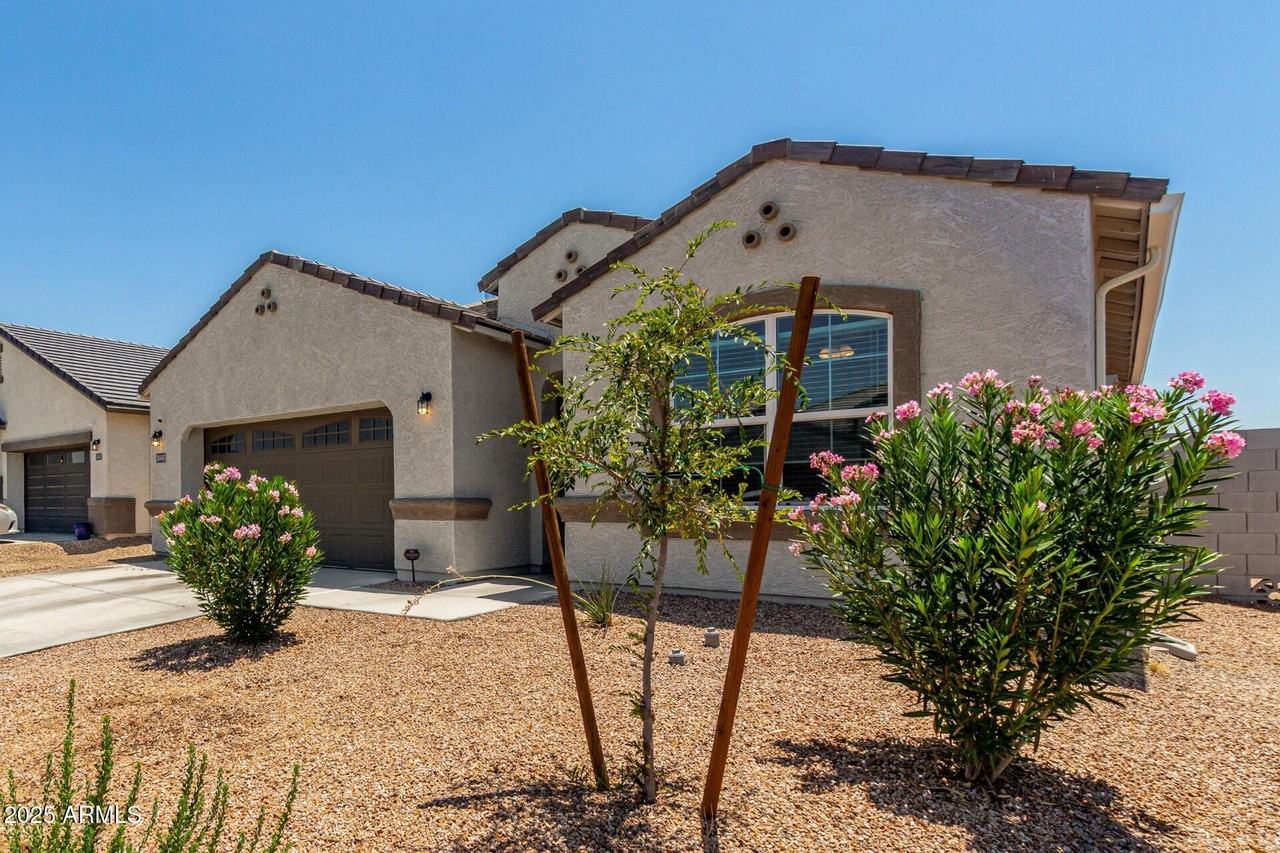 24445 West Jones Avenue - Photo 6 of 28